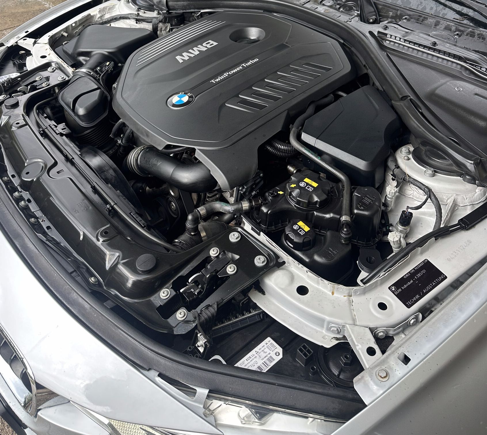 Opran motorni prostor BMW-a.